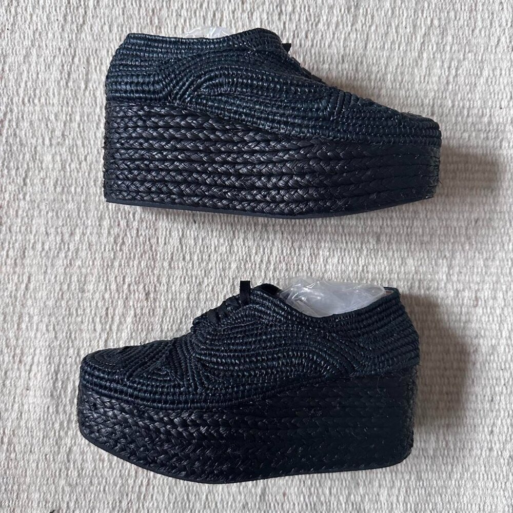 Robert Clergerie woven black raffia platforms size 35.5 Euro (5 US)
